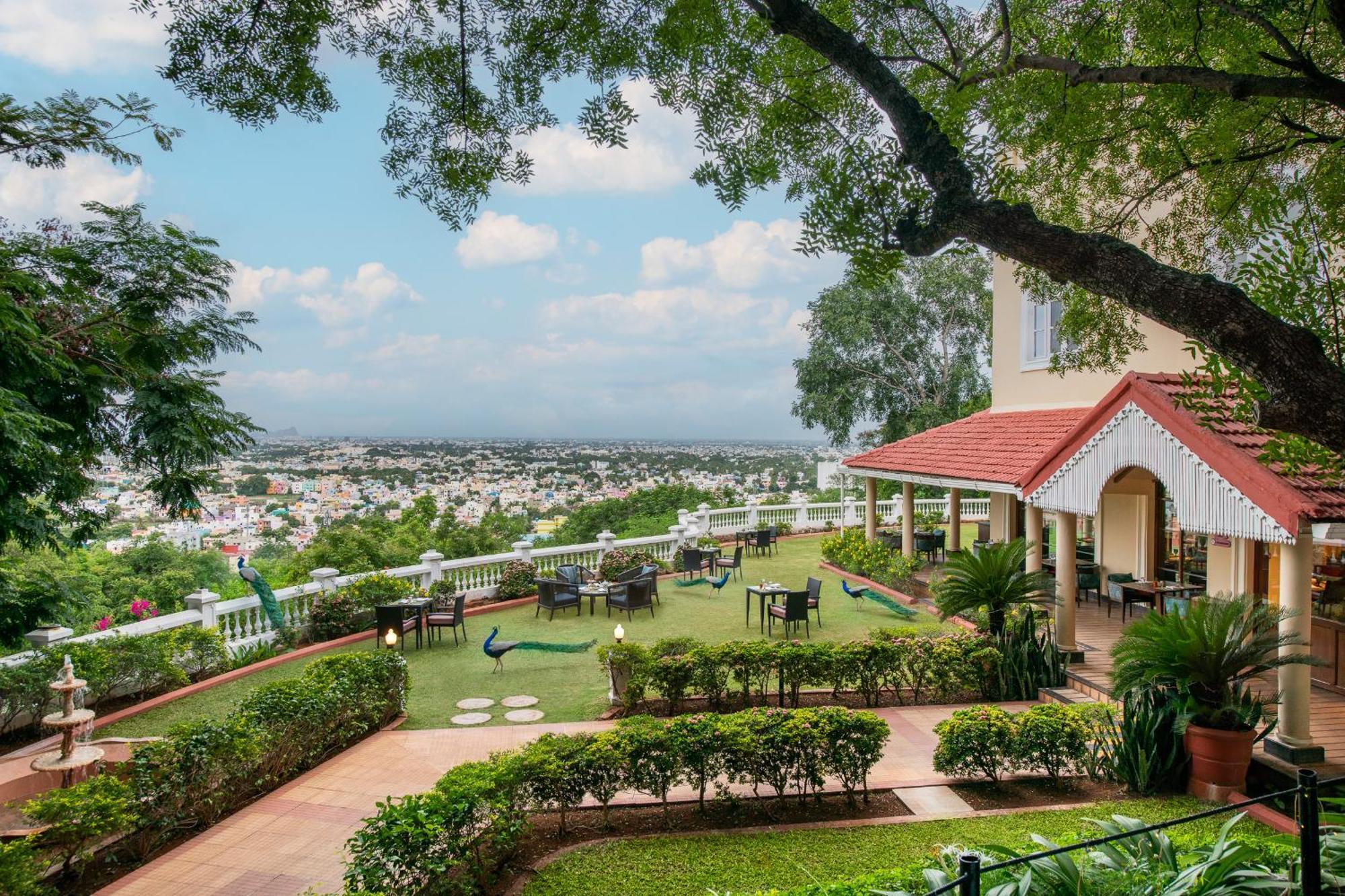 Gateway Madurai Hotel Buitenkant foto